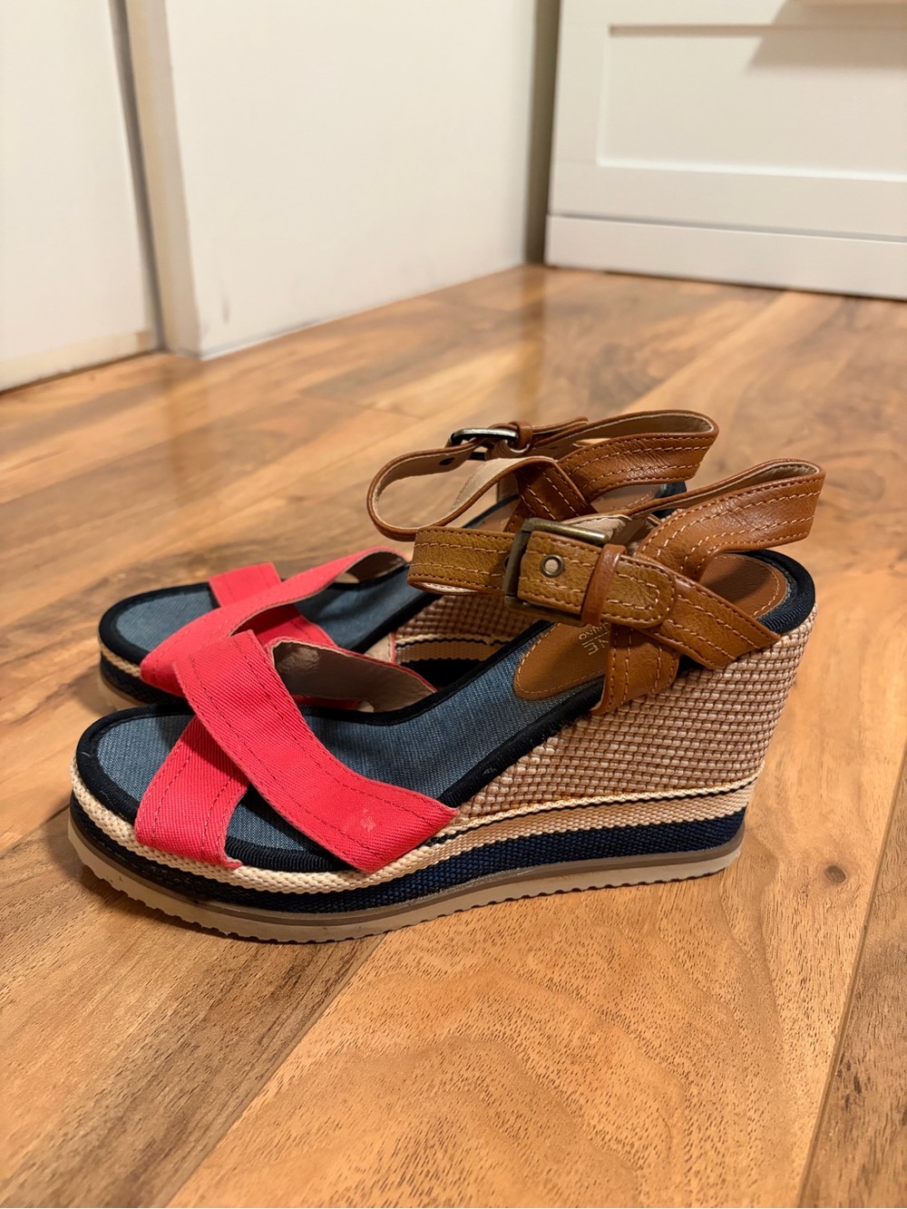 Catherine Malandrino Coral Red and Tan Wedge Sandals SIZE 7